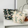 Bolsa Cosmética de Lona de Gran Capacidad Estilo Ins Bolsa de Aseo Bolsa de Almacenamiento para el Cuidado de la Piel Bordada con Margaritas Bolso de Mano Portátil