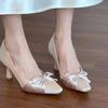 Sapatos de Salto Alto com Laço para Mulheres 2025 Primavera e Verão Novo Bico Fino Elegante Festa Boca Rasa Off-White Salto Agulha
