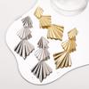 E12939 Pendientes de personalidad sencilla europeos y americanos, diseño irregular largo, forma de abanico plegable, pendientes triangulares versátiles