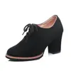 Botas femininas curtas com cadarço frontal, tamanho grande, botas de salto alto único, forradas com fleece de inverno, comércio exterior, botas curtas para todas as estações, estilo para o ano todo 1531
