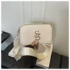 Design de letras estilo coreano, minimalista, nova coleção feminina 2026, bolsa de mão simples e moderna com alça larga, bolsa de ombro e bolsa quadrada pequena