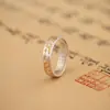 Anillo Dorado con Patrón de Hierba Tang para Mujer, Paz y Alegría, Apertura Sólida, Estilo Nacional Retro Sutra del Corazón, Nuevo Estilo Nacional 2025