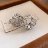 Pendientes de Encaje con Corona de Perlas Lujo Ligero Moda de Alta Gama Combinan con Todo Hebilla de Oreja Pendientes de Moda Simples Elegantes para Mujer