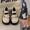 Sapatos de Couro para Meninas 2026 Primavera e Outono Novos Sapatos Pretos de Princesa com Solado Macio Sapatos de Performance para Meninas Mais Velhas Sapatos Individuais
