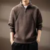 Suéter de punto de alta gama estilo retro americano con media cremallera para hombre, nuevo estilo de invierno, corte holgado, color liso, capa base de punto