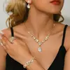 Nuevo Conjunto de Joyería de Boda de Diamante Flor Collar Pendientes Pulsera Anillo Cuatro Piezas Exquisito Regalo para Novia y Mujer