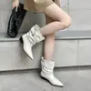 Design único, bico fino, plissado, botas de tornozelo, nova coleção de verão 2026, botinhas estilo coreano, fivela de cinto, botas de montaria de cano curto para mulheres