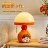 Lámpara de mesa de muñeca naranja linda, decoración de escritorio de alta gama, luz nocturna creativa para habitación infantil, dormitorio, mesita de noche
