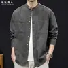 Camisa retro lavada de manga larga estilo americano con cuello mao, prenda exterior para hombre, nueva camisa casual de doble bolsillo para otoño 2026, moderna