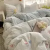 Juego de Cuatro Piezas de Gasa de Doble Capa Amigable con la Piel Clase A Diseño Floral de Dibujos Animados Ropa de Cama de Algodón Juego de Tres Piezas de Funda de Edredón y Sábana para Dormitorio de Estudiante