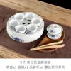 Un Juego Completo de Porcelana Blanca Cerámica Simple Estilo Chino para Té Kung Fu, Incluyendo Bandeja de Té, Tetera, Gaiwan y Tazas de Té, con un Diseño Retro de Lujo Ligero