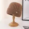Gorro de Punto Otoño e Invierno para Mujer y Hombre Cálido y de Moda Versátil Gorro de Lana Versátil Gorro de Color Liso Versátil Casual con Orejeras de Letras Gorro para el Frío