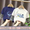 Camiseta Listrada Patchwork de Manga Longa Infantil, Modelo Novo Estiloso e Moderno para Meninos, Algodão Puro, Caimento Solto, Camiseta Base Top para Primavera e Outono