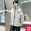 Abrigo para Niños Otoño e Invierno 2023 Nuevo Estilo Abrigo de Invierno para Niños y Niños Chaqueta de Algodón Engrosada Invierno Moderno