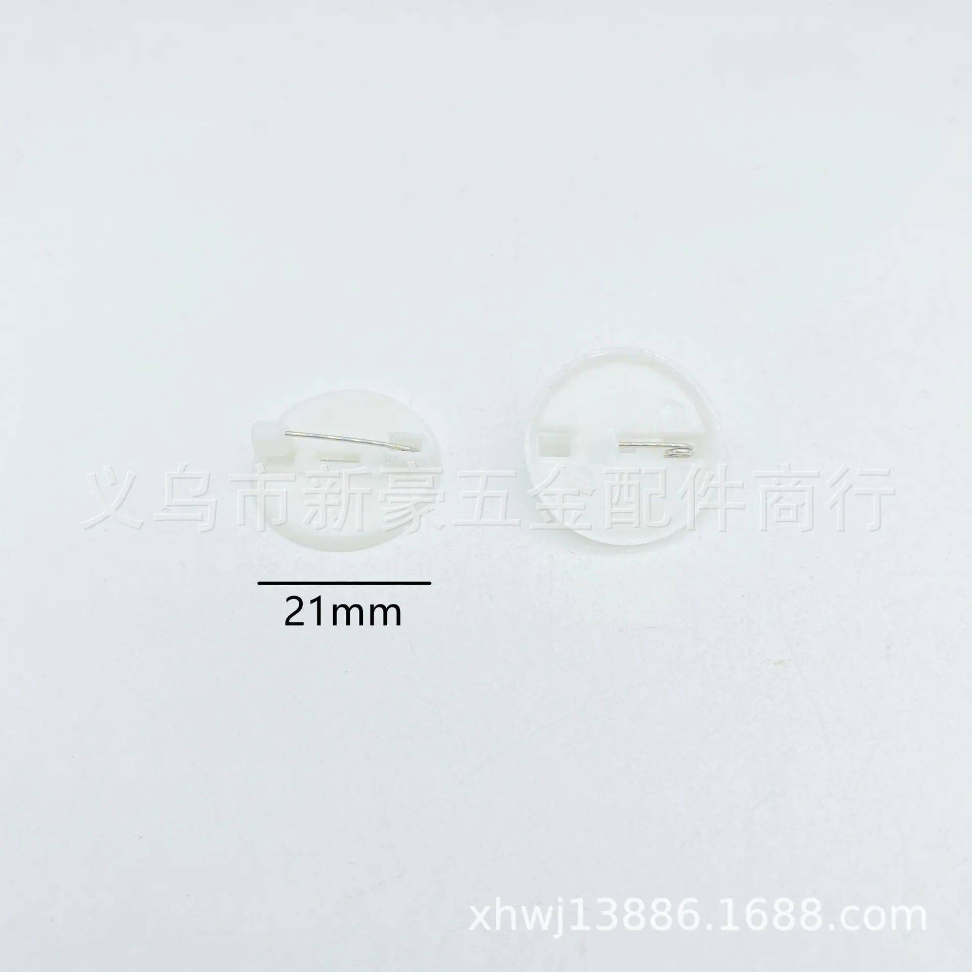 20 (白)