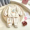 Conjunto de Sudadera con Capucha para Niñas Estilo Nuevo Primavera y Otoño Conjunto Casual de Dos Piezas con Estampado para Niños Ropa Deportiva Holgada Estilo Coreano