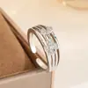 Colección de Anillos de Latón Plateado con Circonita de Moda Más Vendidos, Anillos de Plata de Lujo Ligero Transfronterizos, Versátiles para el Uso Diario
