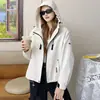A1302 Chaqueta Corta con Capucha para Mujer, Corte Holgado, Adelgazante, Chaqueta Versátil con Cremallera, Casual y Elegante para Mujeres Petites