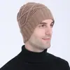 Gorro de punto de punto cruz para hombre y mujer europeo y americano, nuevo gorro de punto jacquard de diamante de lana cálido para ciclismo con protección para los oídos, otoño e invierno