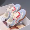 Zapatos estilo alemán para niños, color block, versión coreana, estilo nuevo, zapatillas de plataforma, 2026, primavera y otoño, suela plana, versátiles, zapatillas blancas pequeñas, zapatillas deportivas casuales, modernos