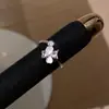 Anillo Abierto Redondo Exquisito Brillante de Circonita Estilo Europeo y Americano, Anillo de Dedo Índice de Gama Alta Nicho, Versátil para el Viaje Diario, Elegante Accesorio para la Mano