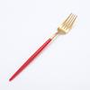 Venta al por mayor de vajilla portuguesa de oro rojo neto 304, juego de cuchillo y tenedor y cuchara de acero inoxidable, cuchillo y tenedor para carne de hotel occidental.