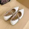 Bailarinas Planas de Charol con Punta, Tacón Oculto y Tachuelas para Mujer, Estilo Nuevo con una Sola Correa, Suela Plana, Zapatos de Ballet de Moda y Versátiles, Verano 2025