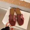 Chinelos Femininos de Verão Estilo Francês Inspirados em Chanel para Uso Externo, Modelo Novo Fashionável 2026, Sandálias de Praia de Verão para Mulheres, Adequados para Sair à Beira-Mar