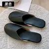 Nuevas Pantuflas de Cuero Japonés para Pareja Hogar Primavera y Otoño Hombres y Mujeres Antideslizantes Set para el Hogar Pantuflas de Cuero de Fábrica