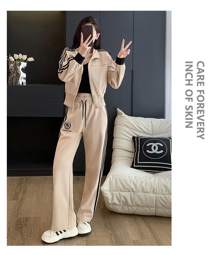 跨境淘货源分销2023秋冬季新款街头潮流减龄小个子爆款欧货网红款运动套装休闲运动气质休闲时尚流行新款秋装秋装女装时尚套装套装女装秋季套装女套装女女士运动服女装两件套套装卫衣套装休闲套装秋季套装女装时尚套装盐系休闲套装女装2023百搭设计感小众洋气欧货阿里国际站跨境采购Cross-border, shopping source, foreign trade, export, distribution 2023 fall, winter, new, street trend, explosive, European goods, network red, sportswear, leisure sports, temperament leisure, fashion popular, new autumn wear, autumn women's wear, fashion suit, women's wear, women's wear, women's wear, women's sportswear, women's two-piece, hoodie suit, casual suit, autumn suit, women's wear, Fashion suit salt department, casual suit women's dress, Ali International Station, cross-border procurement