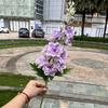 Comercio exterior fabricantes de flores artificiales húmedas sienten hidratante delphinium europeo boda decoración del hogar flores falsas al por mayor