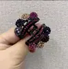 Elegantes Pasadores Pequeños y Medianos de Flor Brillante con Pedrería Checa Importada para Peinados Recogidos Pedrería