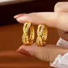 Brincos de Zircônia com Design Simples e Superfície Larga para Mulheres Brincos de Ouro com Areia Vietnamita Estilo de Luxo Leve Tendência Joias Transfronteiriças Duradouras