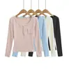 AY829-26 Outono Estilo Coreano Ajuste Slim Retro Ombro Padrão Gola Henley Camada Dupla Bainha Dobrada Manga Longa Camiseta de Ajuste Slim Camada Base Feminina