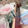 Anel de Roda Camellia Heavy Industry Design Peacock Green Colorido Anel de Dedo Indicador com Índice de Diamante de Alta Qualidade Estilo Jackson Wang para Homens e Mulheres