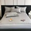 Verão Light Luxury Style Lavável Ice Silk Mat Conjunto de três peças Dobrável Cool Feeling Bed Hat Bed Hat Bed Hat Tapete de ar condicionado