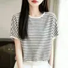 Nueva camiseta de punto de seda helada de manga corta a rayas, cuello redondo, estilo coreano, simple, fina, holgada, casual, top elegante