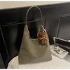 Bolsa de Grande Capacidade para Mulheres 2025 Nova Moda Nicho Outono e Inverno Versátil Bolsa de Ombro Bolsa Tote de Alta Qualidade para o Dia a Dia