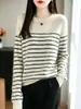 Suéter clásico de lana pura para mujer, con rayas negras y blancas y cuello redondo, un top de punto básico simple y versátil para el uso diario
