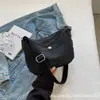 Bolsa de Ombro Pequena em Lona Japonesa Transfronteiriça Bolsa para Celular Nova Simples Cor Sólida Casual Ombro Transversal Moda Pequena Bolsa de Tecido