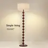 Lámpara de Pie Estilo Francés Antiguo Medio Sala de Estar Nuevo Estilo Chino Estilo Americano Retro Dormitorio Atmósfera de Alta Gama Lámpara de Mesa Vertical