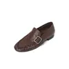 Mocasines de cuero lavado plisado con hebilla de estilo británico, colección otoño 2026, zapatos de tacón bajo grueso de cuero genuino, zapatos de corte bajo