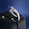 Pendientes de Aro con Forma de C Brillantes Sencillos Estilo Ins Diseño de Anillo Clásico Muestra Lujo Elegante