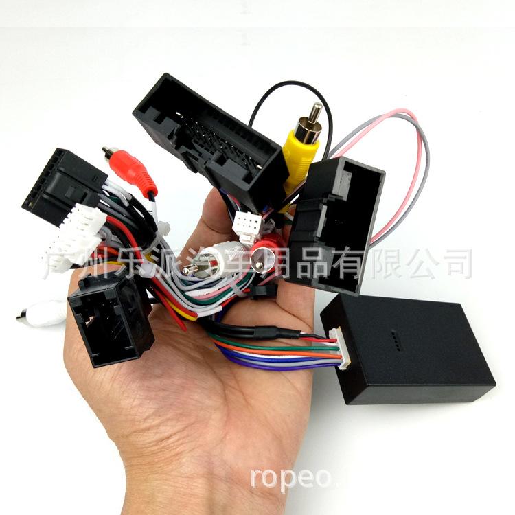 12-15款福克斯大屏机线束+协议盒-R3