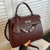 Bolso Kelly Retro de Gama Alta para Mujer 2025 Nuevo Bolso Bandolera Diario para Viajar Diseño de Nicho Bolso de Hombro Único Cruzado