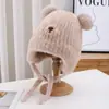Novo Chapéu de Lã Feminino Fofo de Urso para Outono e Inverno Proteção para Orelhas Veludo Espessado Chapéu de Tricô Fashionável Chapéu para Frio