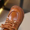 Novos sapatos de inverno para crianças 2026, forrados com fleece e espessados, botas Martin impermeáveis, botas curtas, sapatos para bebês, sapatos de algodão