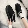 Botas de nieve para mujer 2023 otoño e invierno Nuevos zuecos de media caña de fondo grueso con punta cerrada talla grande zapatos de algodón grueso forrados de polar al por mayor