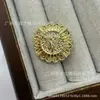 Botões Elegantes em Liga Metálica em Formato V Costurados à Mão para Casacos, Camisas e Roupas com Pequenos Botões Estilo Chanel