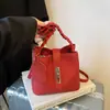 Bolsa Saco Design de Nicho Fashionável Nova Coleção Primavera 2026 Casual Texturizada Elegante para Mulheres Ombro Transversal